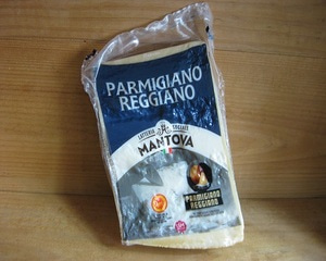 라테리아 소치알레 만토바 파르미지아노 레지아노(Latteria Sociale Mantova Parmiggiano Reggiano)+/-1kg